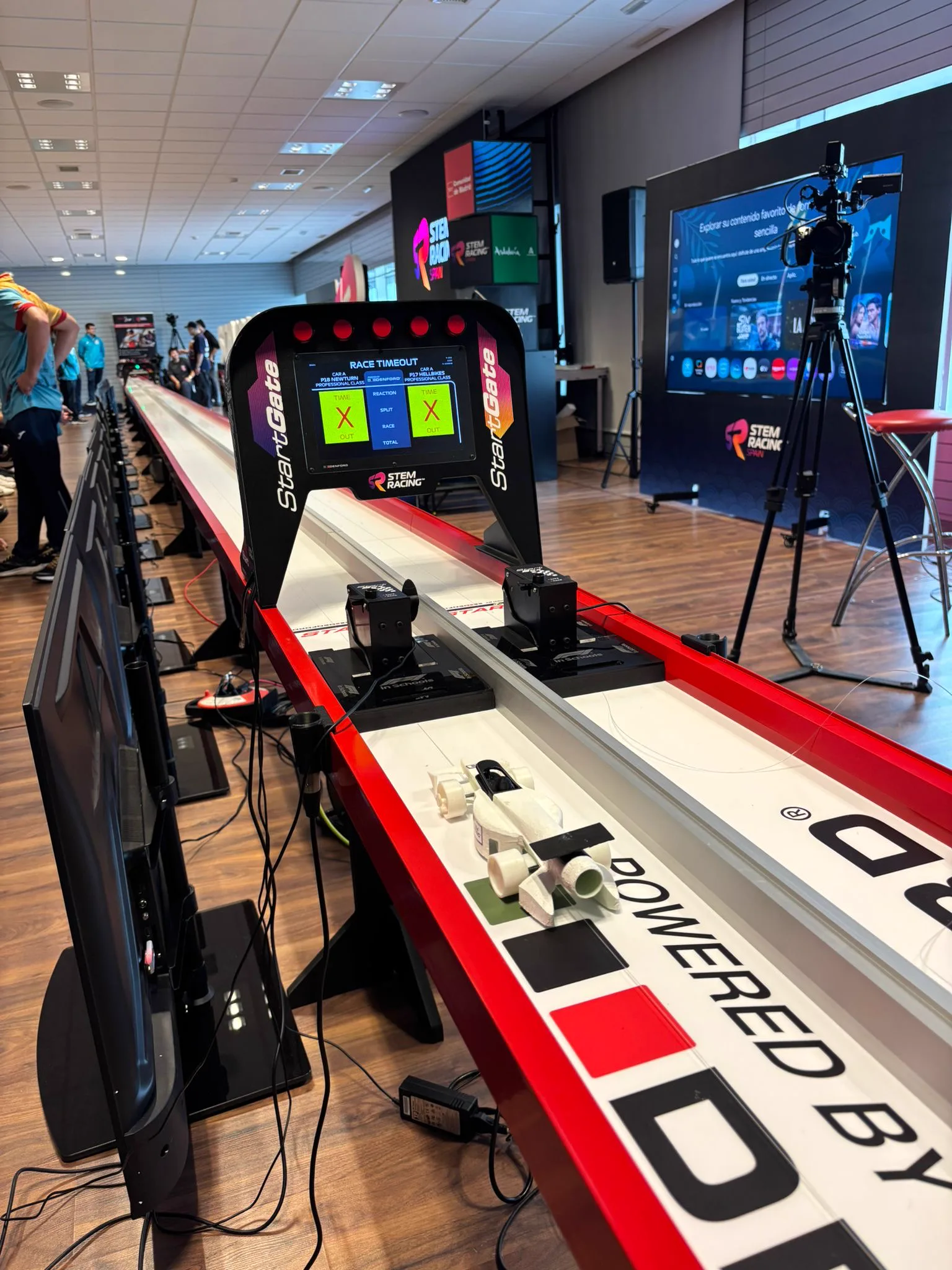 Nuestro coche en la StartGate oficial de la competición