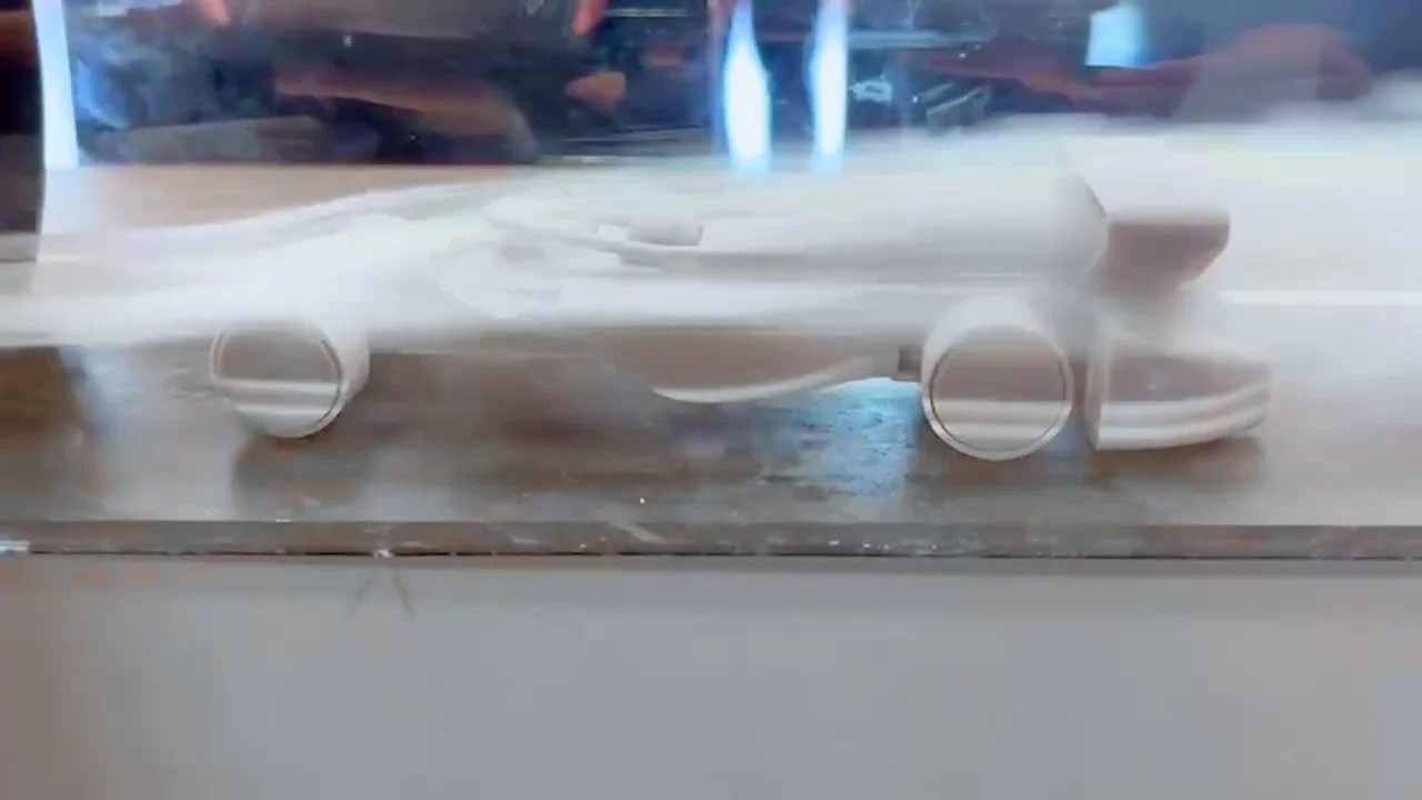 El coche de Laquimia Racing durante el mecanizado CNC